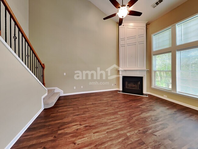 Foto del edificio - 3695 Moor Pointe Dr