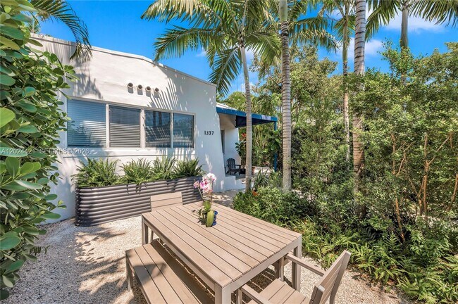 Building Photo - 1337 SW 15th St