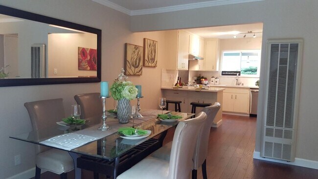 Building Photo - 2BD/2.5BA Modern Townhome in Near Tech Gia...