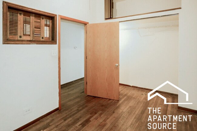 Foto del edificio - 875 W Lill Ave