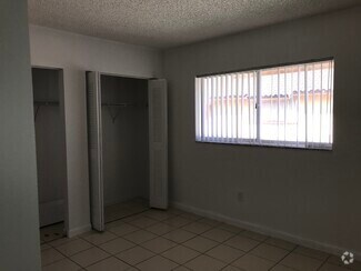 Building Photo - 950 SW 104th Ct