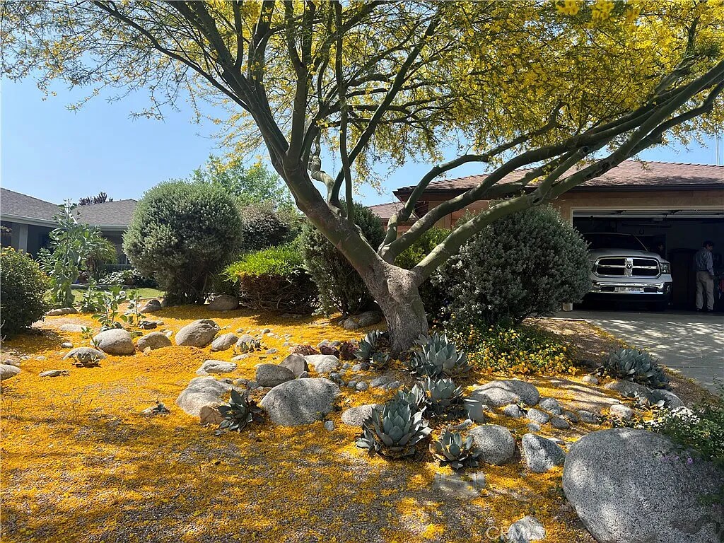 Foto principal - 45943 Bentley St