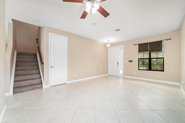 Foto del edificio - 6001 Night Heron Ct