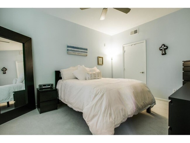 Foto del edificio - 4111 Gilbert Ave