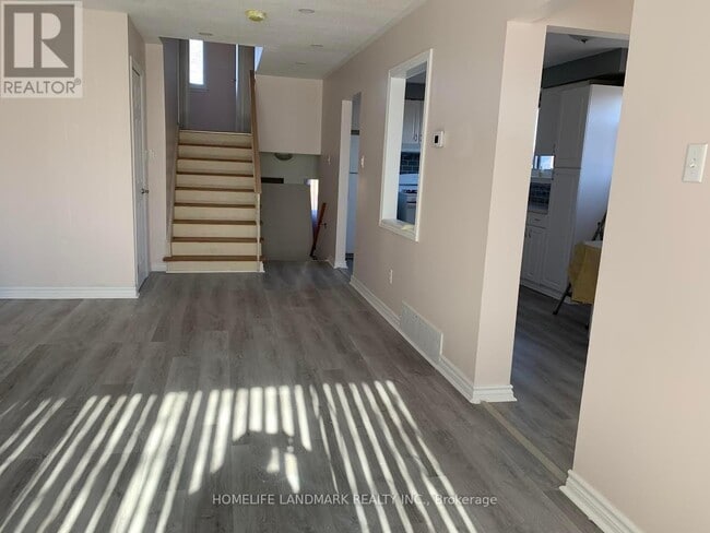 Building Photo - 35 Edenridge Dr