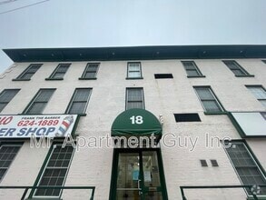 Building Photo - 18 Concession St