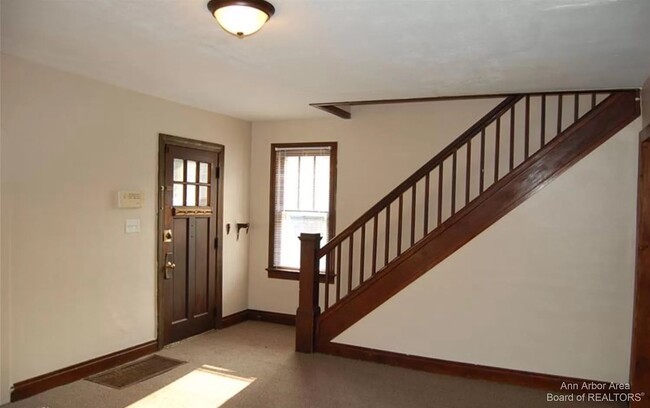 Building Photo - 109 Hill St