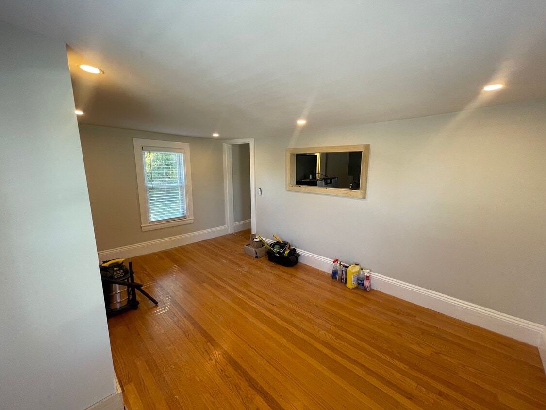 199 Essex St Unit Second Floor, Marlborough, MA 01752 Apartments in