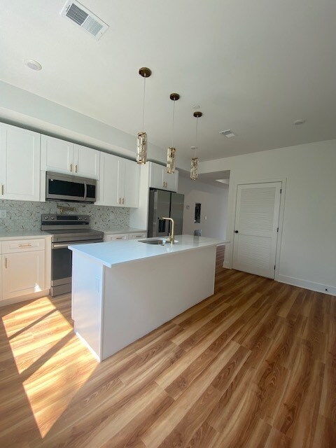 Building Photo - 904 N Markoe St