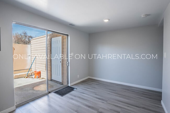Building Photo - 1434 Lancelot Dr