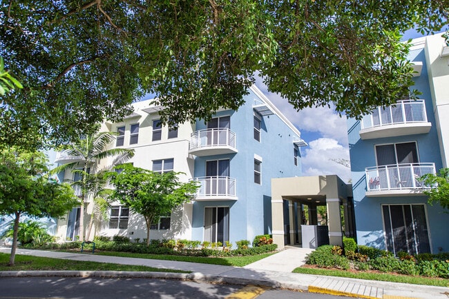 Building Photo - Sunset Pointe Apartments
