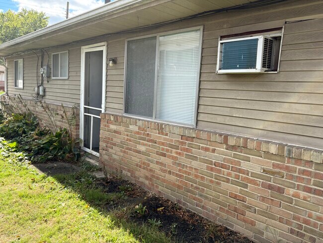 Puerta trasera - 1619 38th St NW