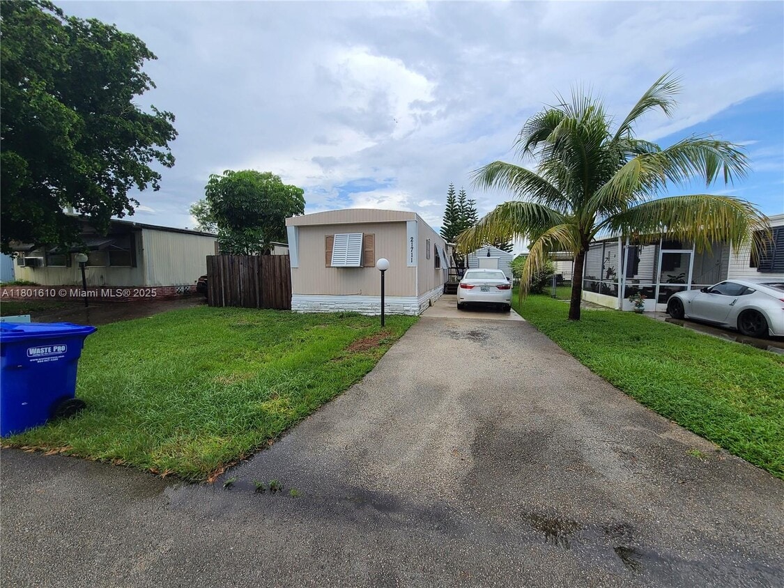 Foto principal - 21711 NW 7th Ct