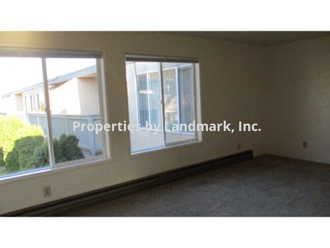 Building Photo - Application pending-Upstairs Studio Apartment