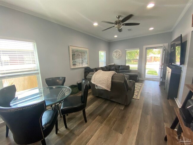 Building Photo - 1106 W Gregory St