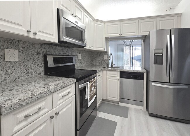 Foto del edificio - 3000 NW 42nd Ave