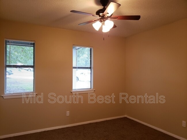 Building Photo - 43 Compass Point St