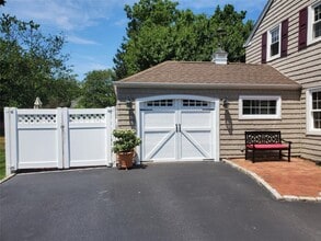 Building Photo - 9 Harbor Hill Rd