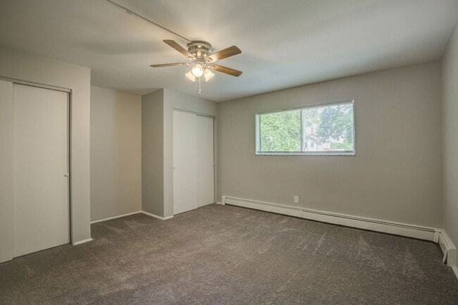 Building Photo - 522 Elliott Ave