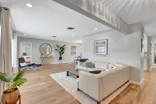 Foto del edificio - 510 Silver Ln