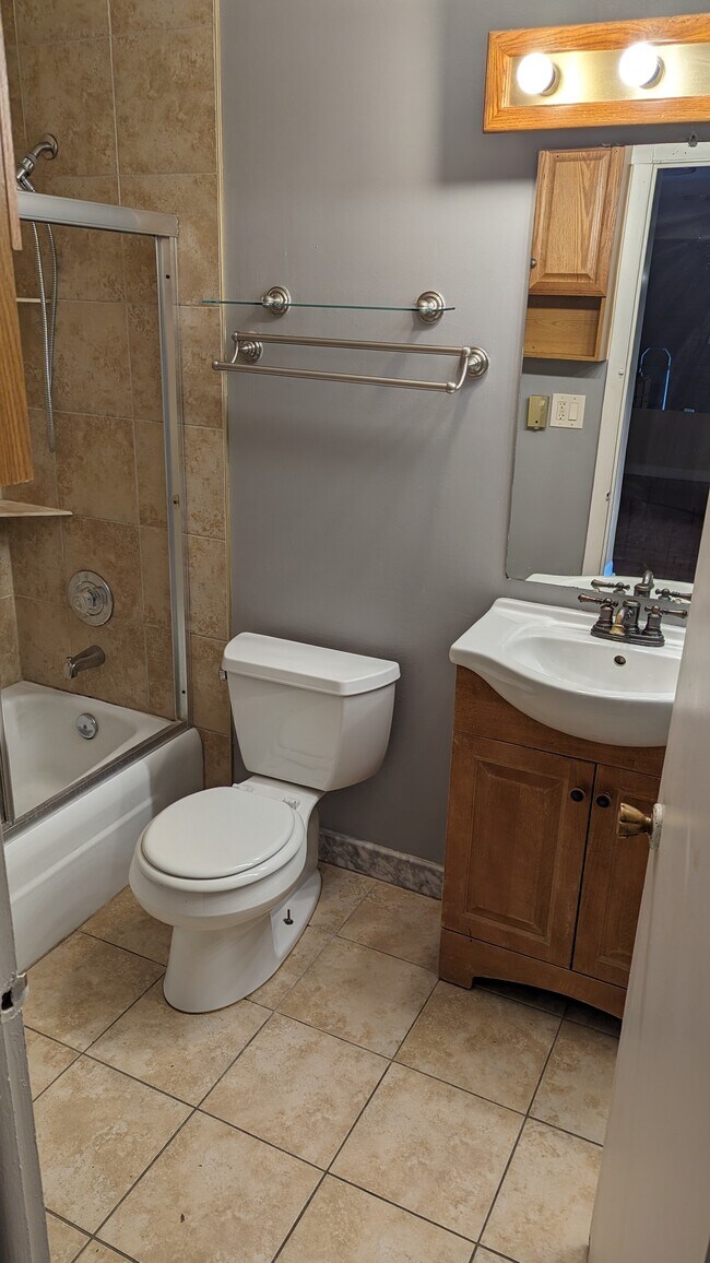 Foto del edificio - 860 E Old Willow Rd