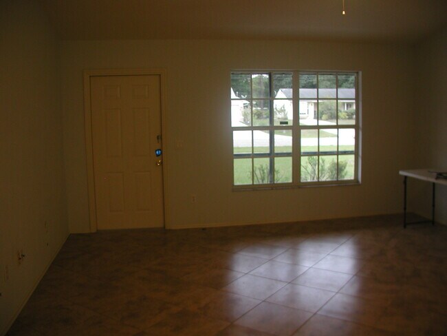 Building Photo - 2643 Atwater Dr