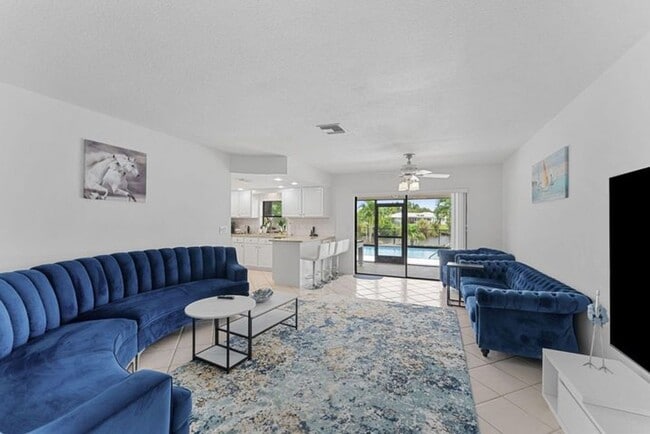 Building Photo - 12875 Guilford Cir