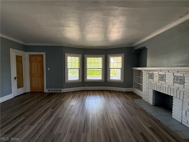 Foto del edificio - 3645 E 153rd St