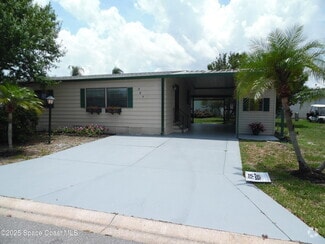 Building Photo - 327 Macadamia Dr