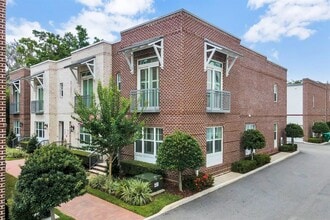Building Photo - 474 Hazelnut Ct