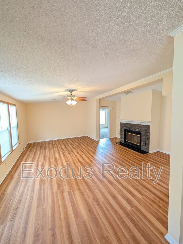 Building Photo - 73 Forest Dr