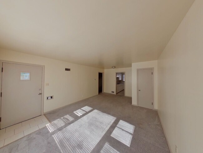Foto del edificio - Charming 2BR Rental | Fenced Backyard | Basement