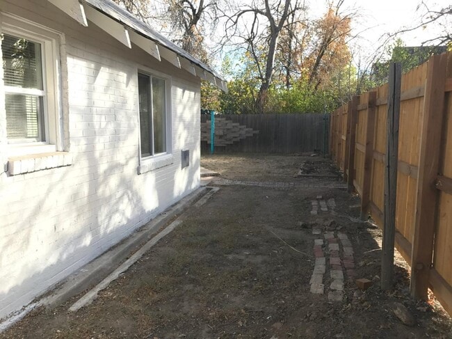 Foto del edificio - 1444 Valentia St