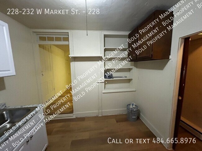 Foto del edificio - 228-232 W Market St.-228