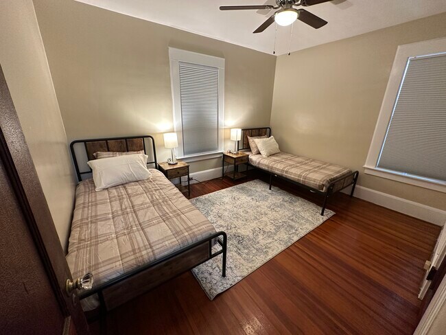 Building Photo - 152 Kuhl Ave