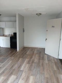 Foto del edificio - 7919 Lake Ave