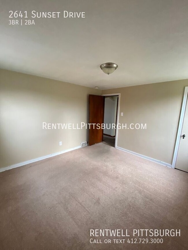 Foto del edificio - 3 Bedroom Home in West Mifflin