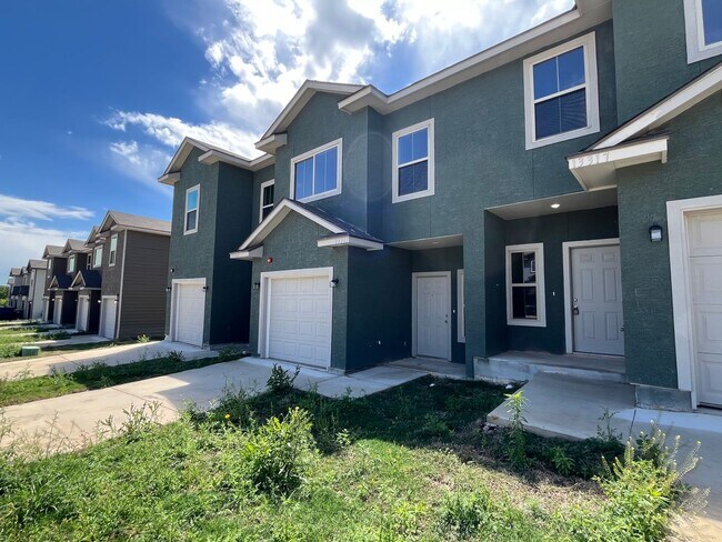 Foto del edificio - 13313 Reid Mdws