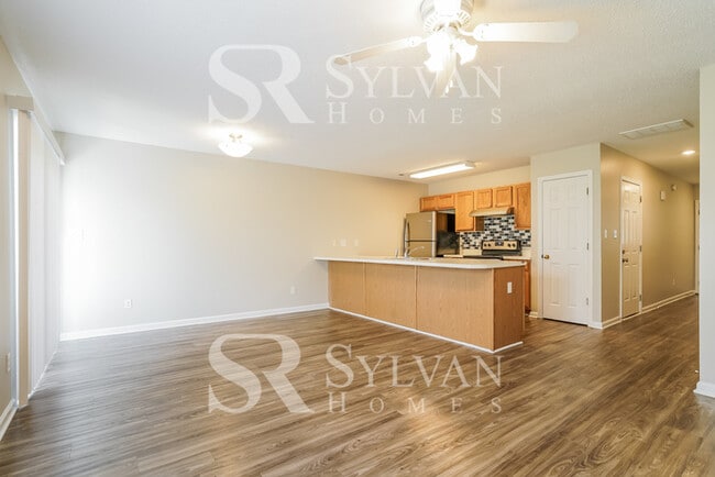 Foto del edificio - Everything you have been dreaming of is here. Lease today!