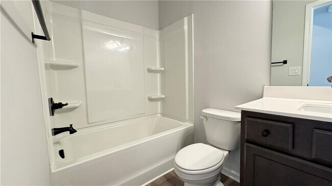Building Photo - 2920 Westgate Park Dr