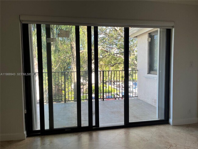 Foto del edificio - 10121 W Sunrise Blvd