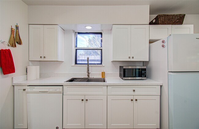 Foto del edificio - 5926 Ettrick Dr