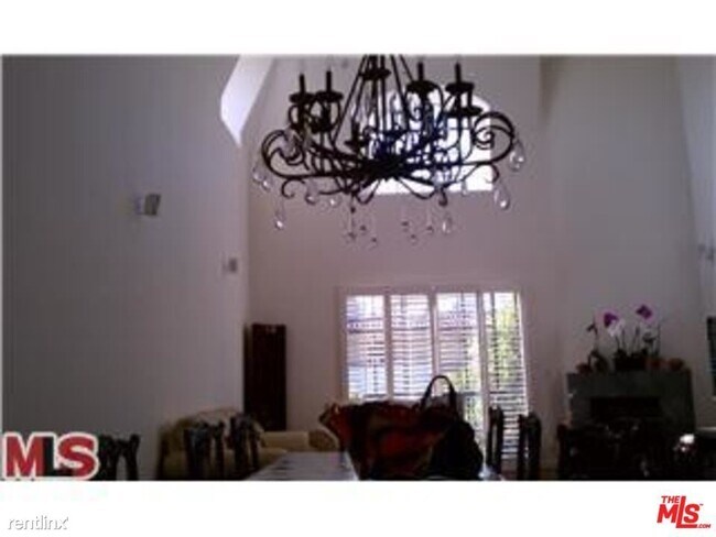 Foto del edificio - 10620 Eastborne Ave