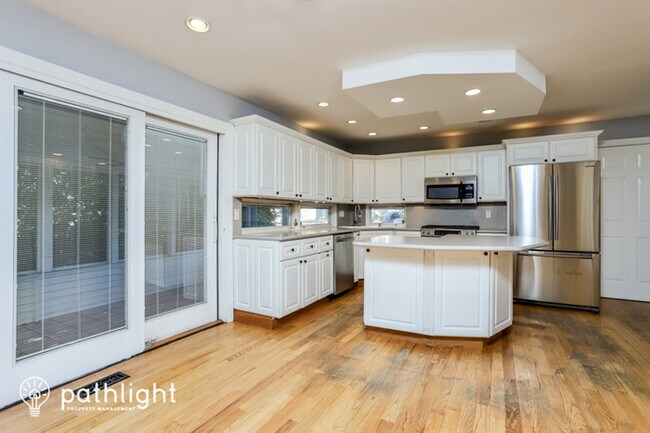 Foto del edificio - 748 Berquist Drive, Ballwin, MO, 63011