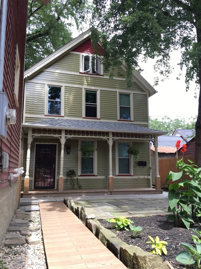 Building Photo - 3206 Woodbine Ave