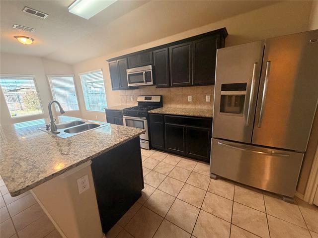 Foto del edificio - 6320 Sails St