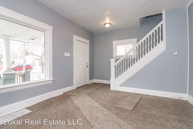 Building Photo - 3 br, 1 bath House - 3285 W 91st St