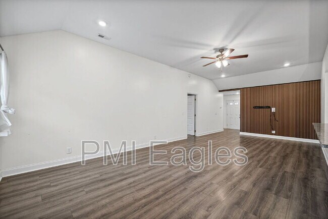 Foto del edificio - 204 King Rd