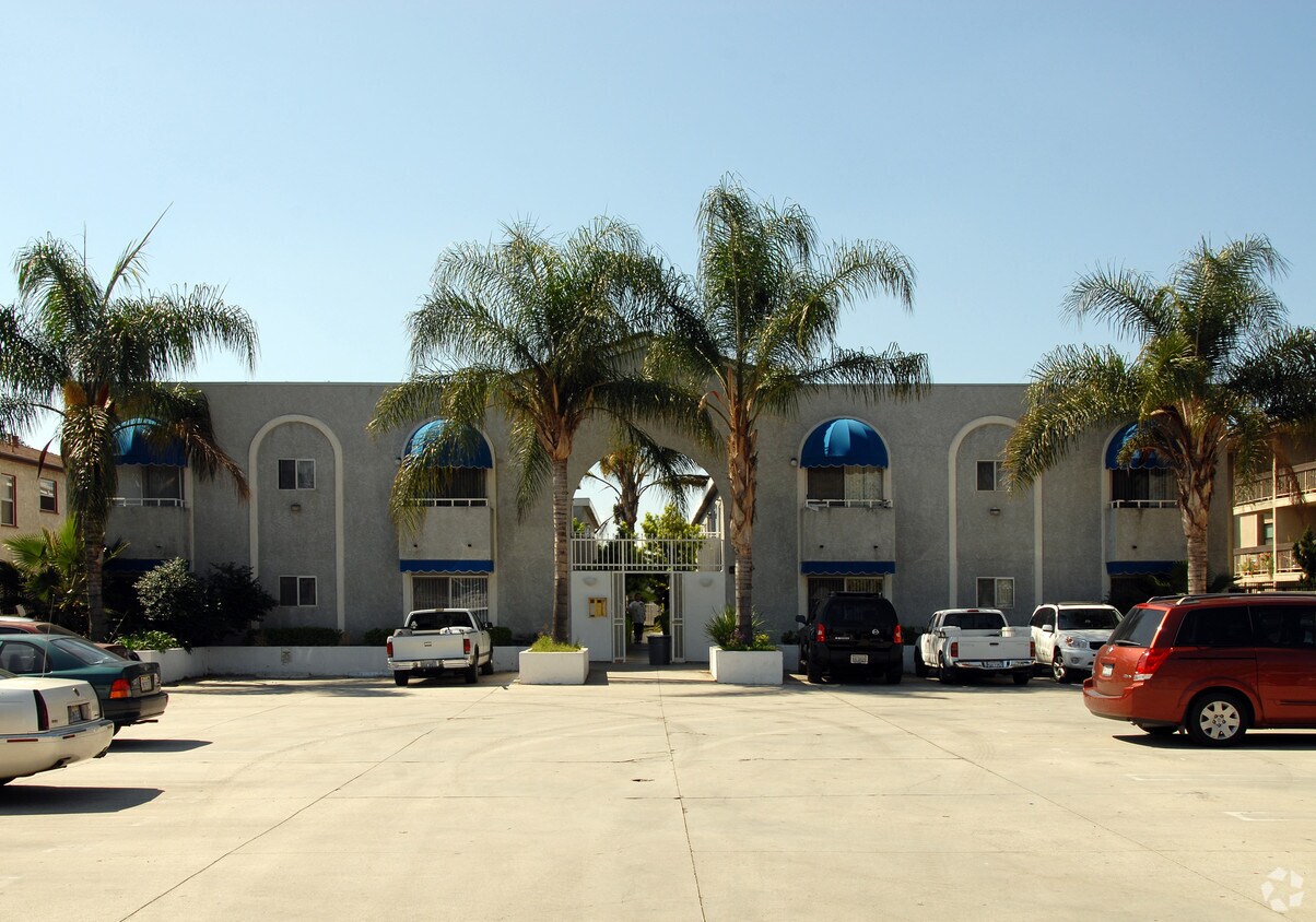 9537 Laurel Canyon Blvd. - 9537 Laurel Canyon Blvd