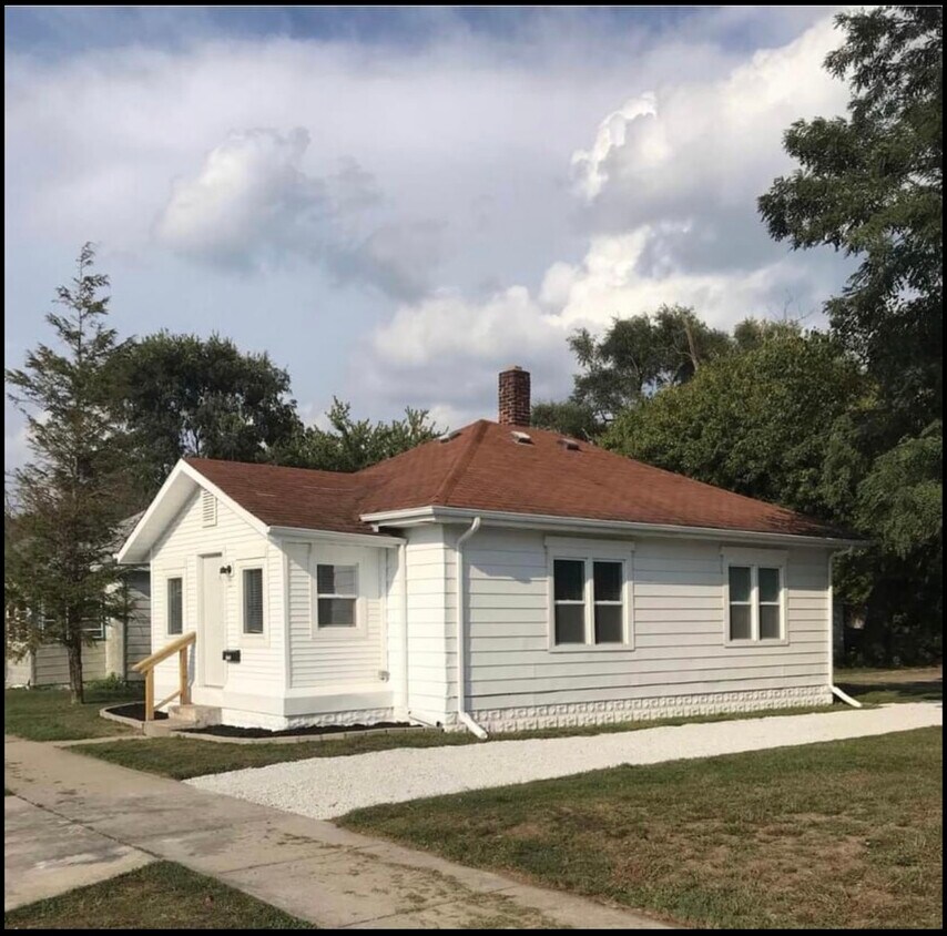 1722 N Market St, Kokomo, IN 46901 House for Rent in Kokomo, IN